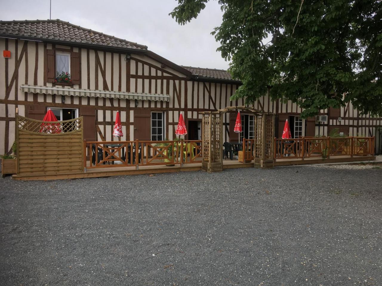 La Petite Auberge Chatelraould-Saint-Louvent 외부 사진